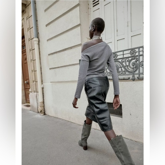 NWT ZARA Asymmetric Gray Soft Off Shoulder Top - Medium - Picture 3 of 12